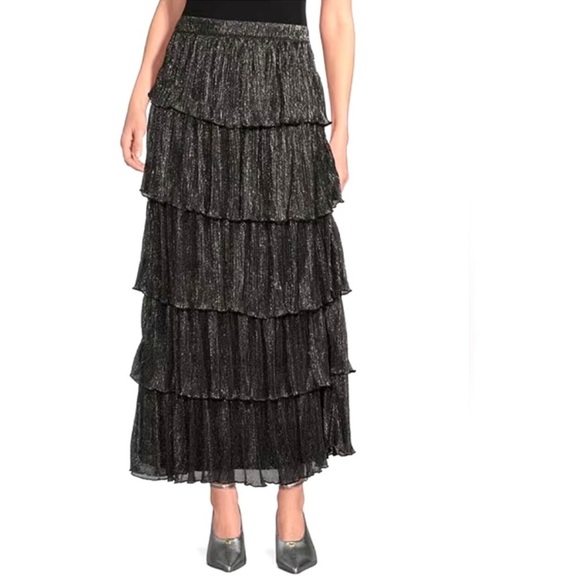 Dresses & Skirts - Elegant Black Tiered Sparkly Skirt